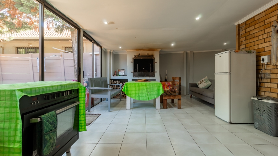 3 Bedroom Property for Sale in Groenvallei Western Cape